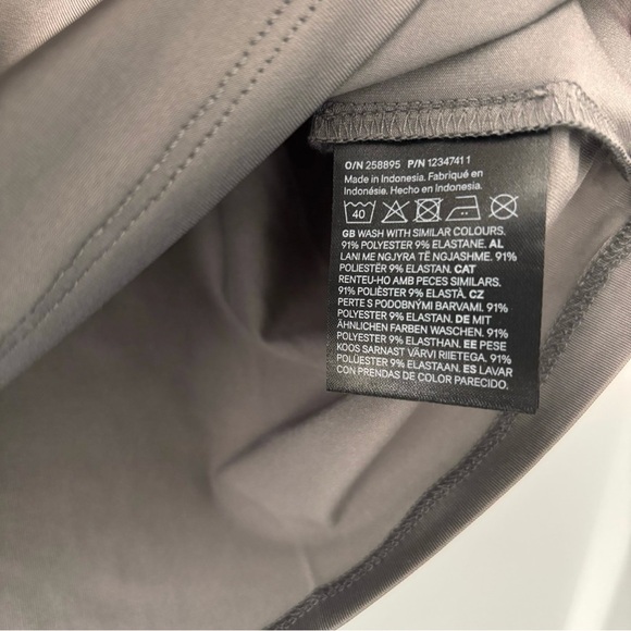 Divided Crop Top - Picture 4 of 6